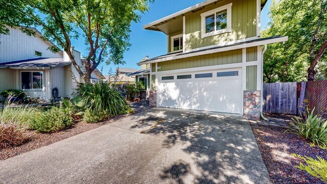 Building Photo - 360 Manka Cir