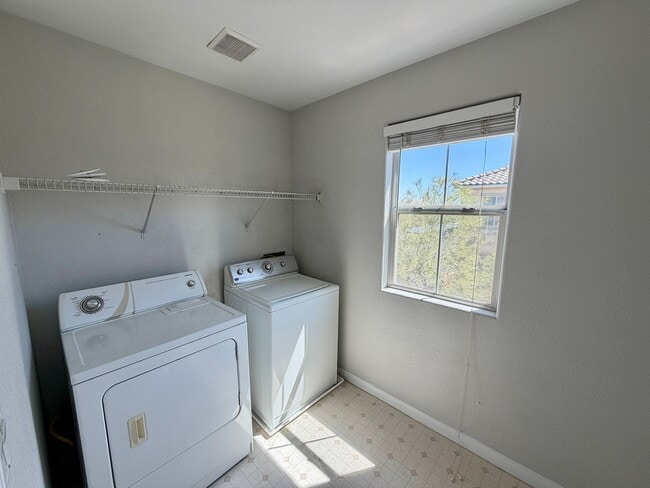 Building Photo - 3 story in Silverado Ranch