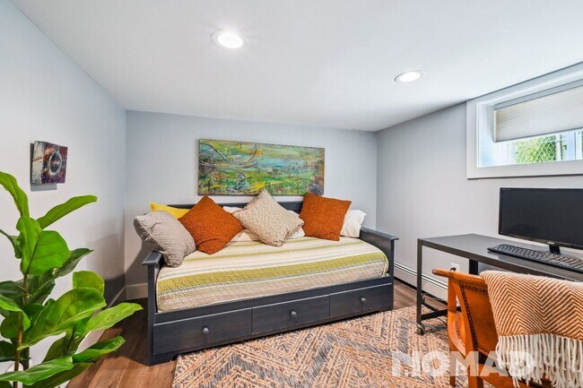 Building Photo - Charming Furnished Basement Unit in Regis – Northwest Denver