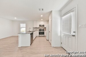 Building Photo - 10626 McClintock Dr
