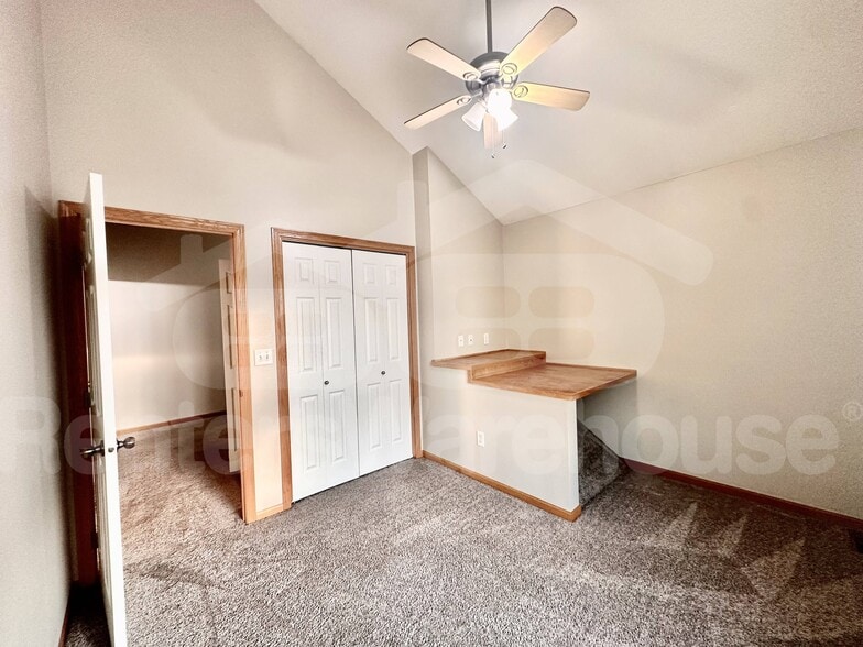 Building Photo - 1166 SE Village View Ln