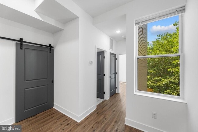 Building Photo - 3934 W Girard Ave