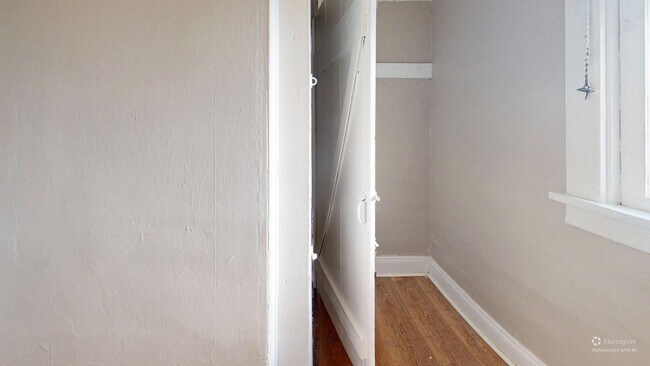 Building Photo - 2818 E 119th St