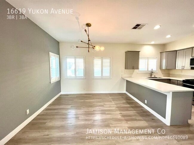 Building Photo - 16619 Yukon Ave