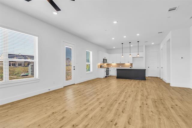 Building Photo - 1228 Arkansas Spgs St