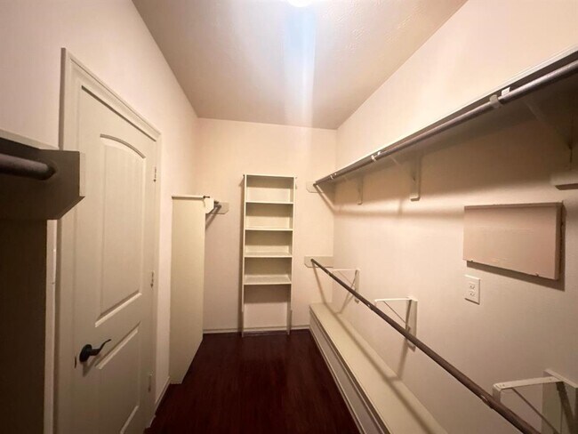 Building Photo - 2230 Argos Dr