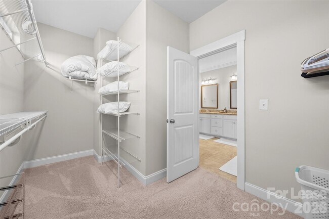 Building Photo - 522 Spring Landing Dr