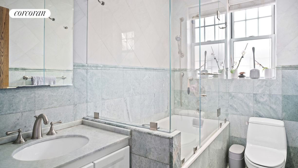 Building Photo - 6039 Huxley Ave