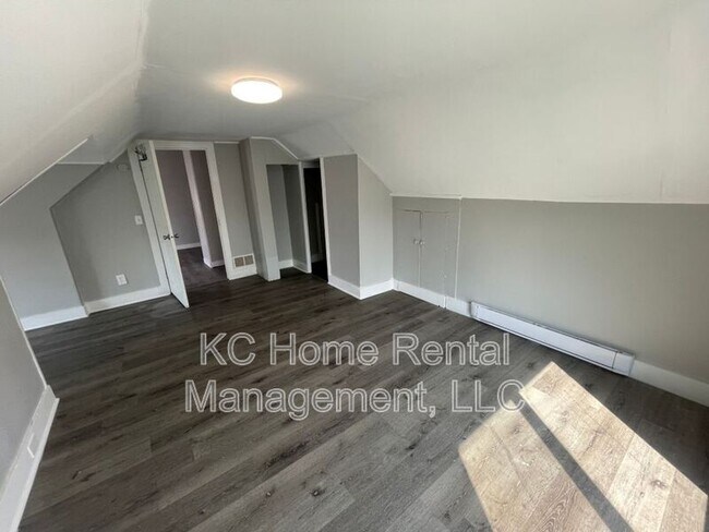 Building Photo - 810 S Hardy Ave