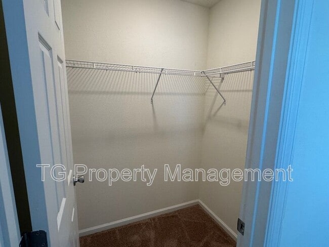 Building Photo - 9877 Fiddleback Ln