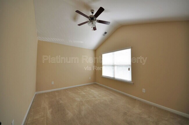 Building Photo - 1464 Wilford Dr NE