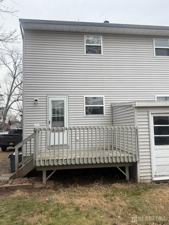 Building Photo - 710-712-712 Drake Ave