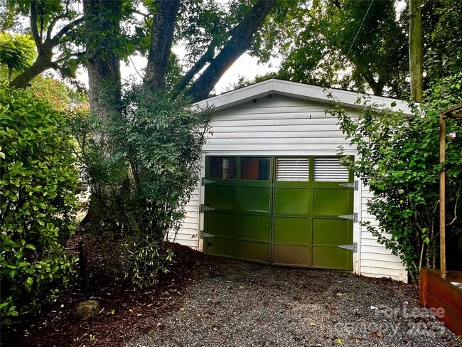 Building Photo - 3108 Barnhill Dr