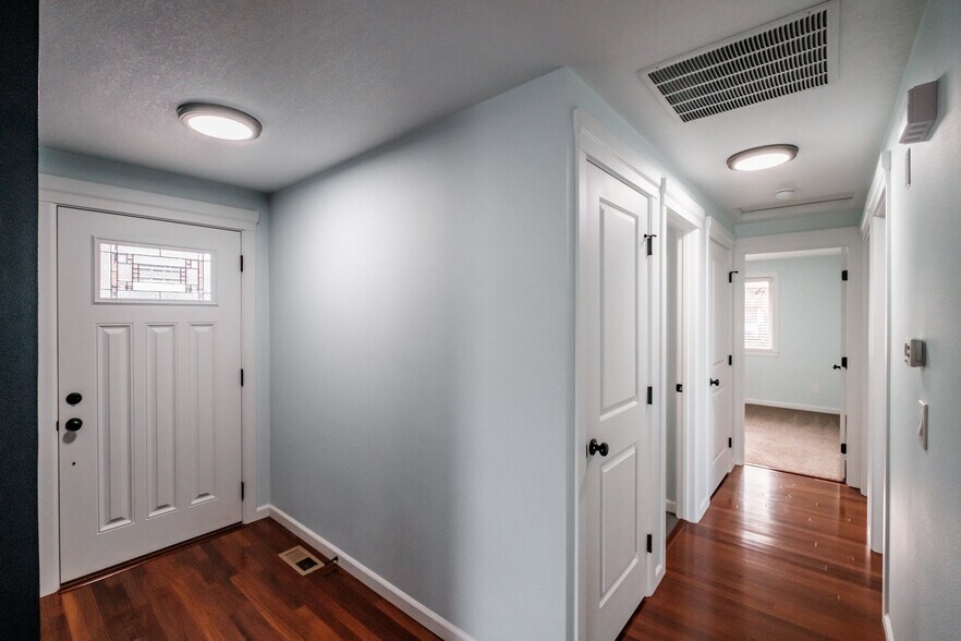 Building Photo - 401 Whittier St