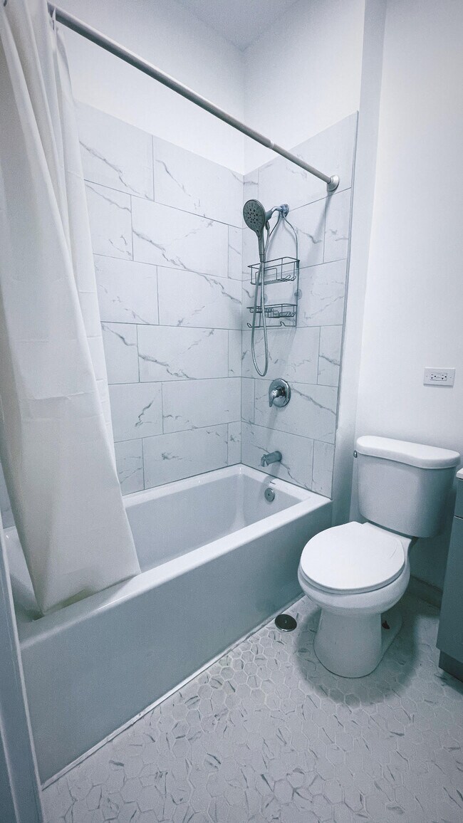 Building Photo - 200-210 N California Ave