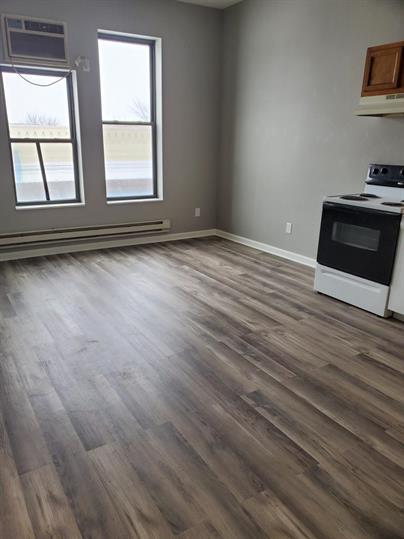 Building Photo - 110 S Webster Ave