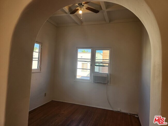 Building Photo - 438 Cochran Ave