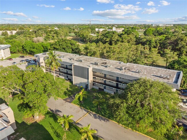 Building Photo - 7900 S Colony Cir