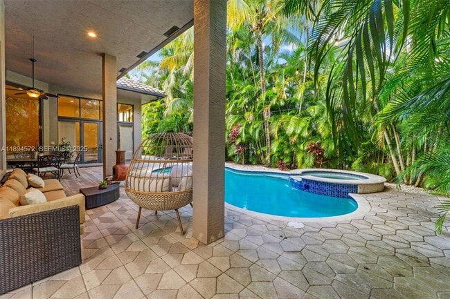 Building Photo - 10775 Blue Palm St