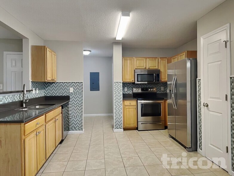 Building Photo - 4812 Silverdene St