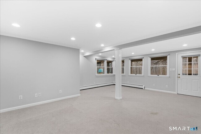 Building Photo - 116 Scarlet Oak Dr