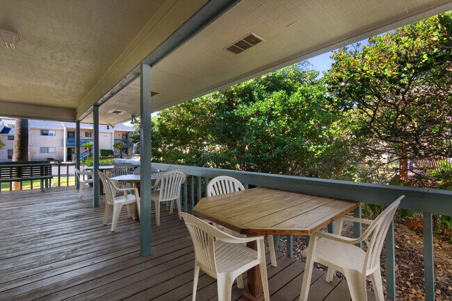 Building Photo - 3795 Scenic Hwy 98