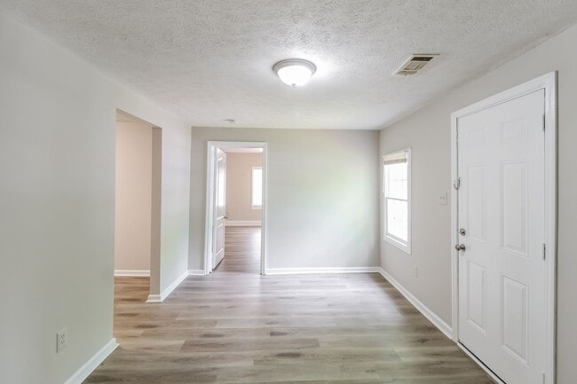 Building Photo - 3BR / 2BA Home for Rent in Griffin, GA – First Month FREE