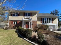 Building Photo - 7 Country Ridge Dr