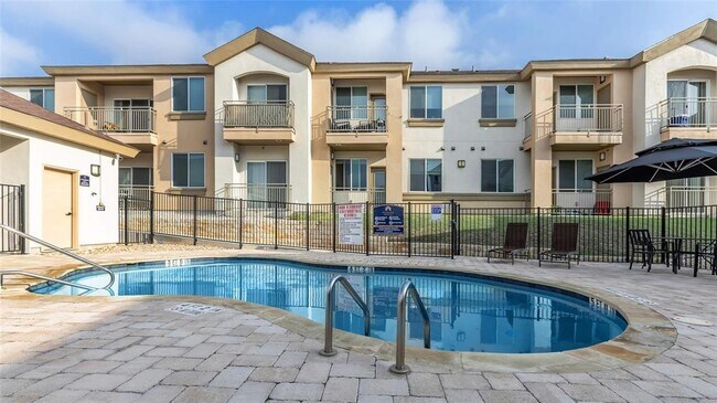 Building Photo - 400 E Cypress Creek Rd