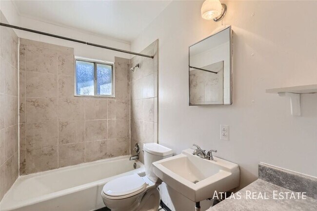 Building Photo - 708 E Alpert Ct