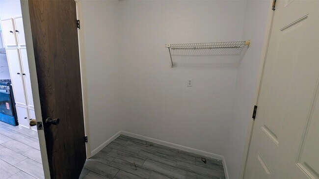 Building Photo - 10523 Huff Dr