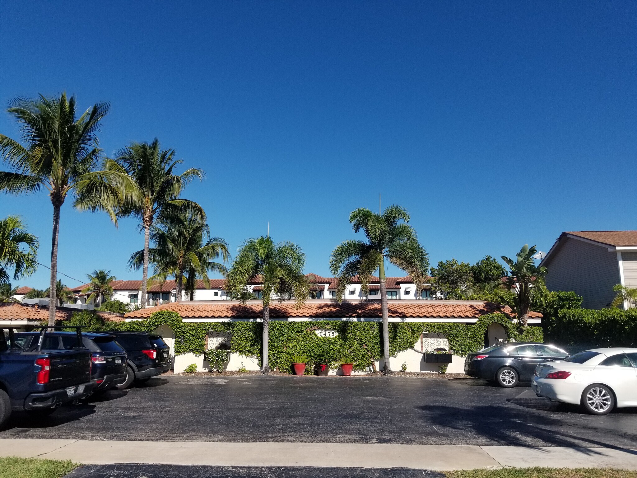 Building Photo - 1475 Curlew Ave