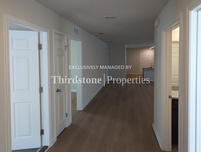 Building Photo - 5425 Shenandoah Ave