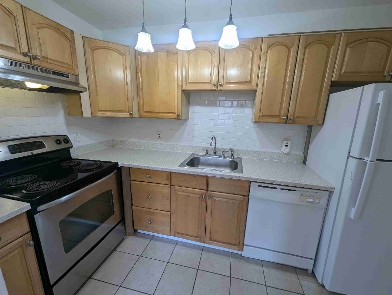 Building Photo - 4 White Gate Rd