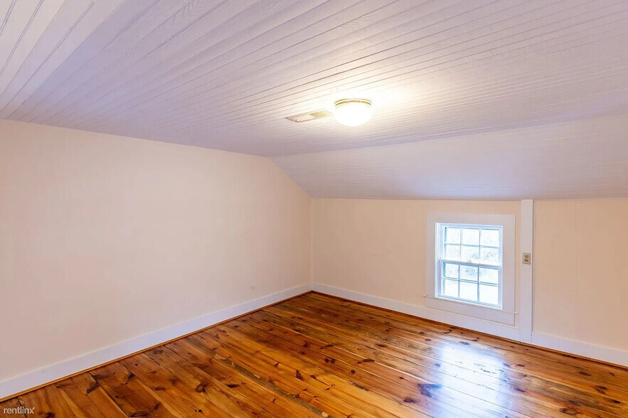 Building Photo - 7889 Blenheim Rd