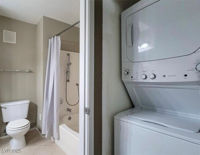 Building Photo - 8070 W Russell Rd