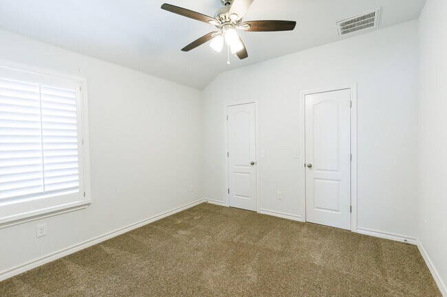 Building Photo - 208 Berkshire Ave