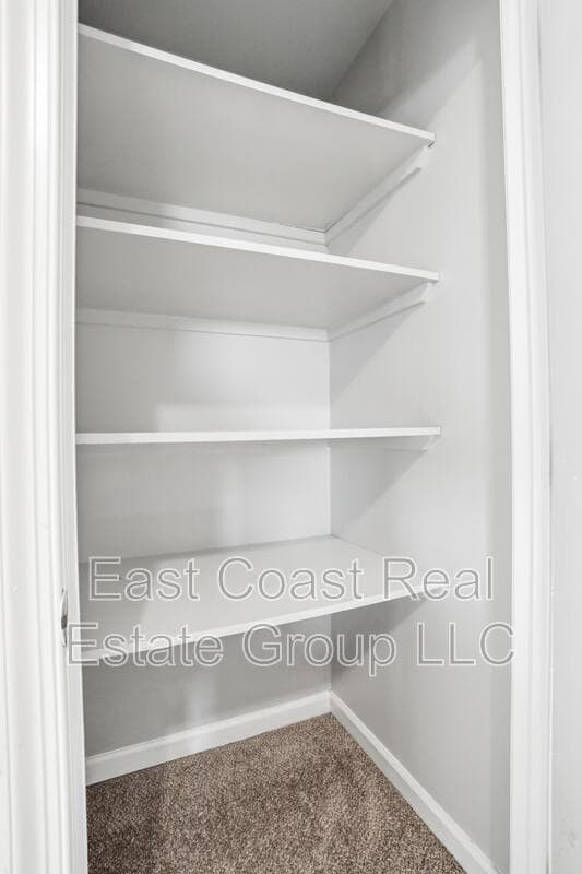 Building Photo - 257 School House Dr