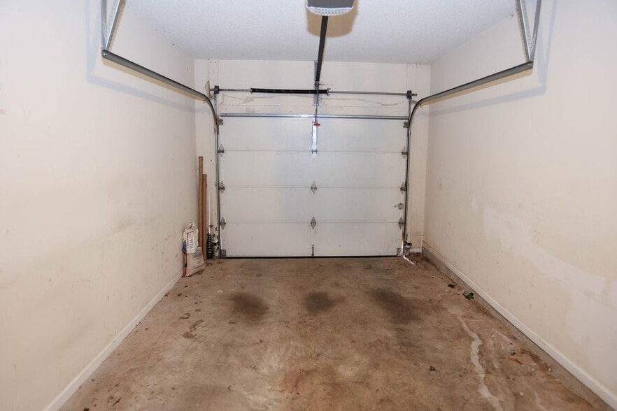 Building Photo - 7116 Blairs View Dr
