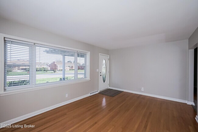 Building Photo - 2410 Farnsley Rd