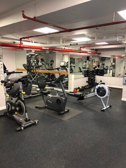 Building Photo - 224 W Rittenhouse Sq