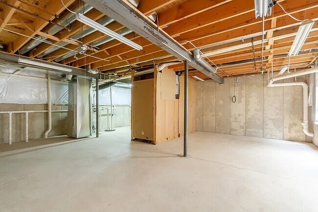 Building Photo - 1953 Fountain Grass Cir