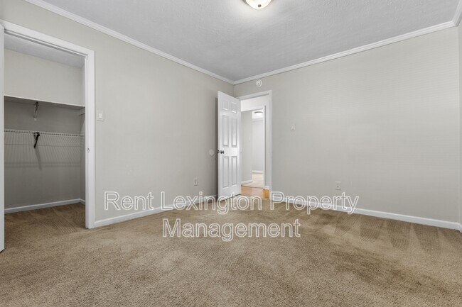 Building Photo - 3352 Hartston Dr