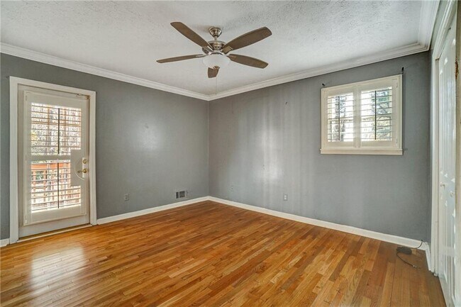 Building Photo - 648 Cativo Dr SW