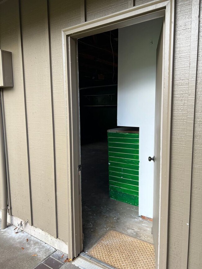 Building Photo - Beautiful 3 bedroom 2 bath house in Eugene!  $500 OFF YOUR FIRST MONTH'S RENT!