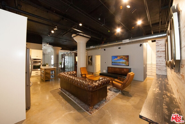 Building Photo - 530 Molino St