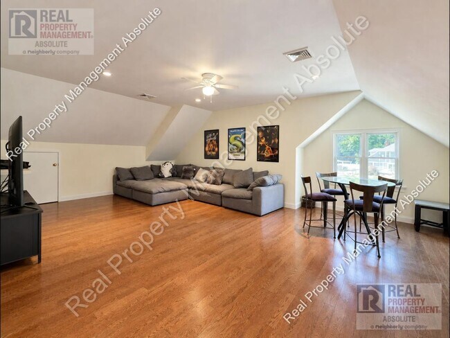 Building Photo - 9 Nowell Ct