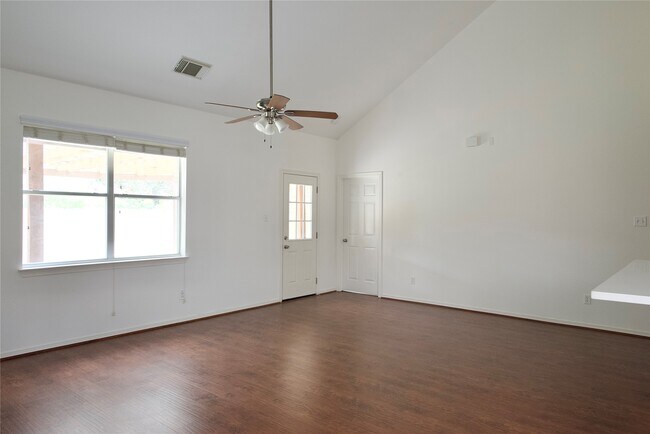 Building Photo - 2023 Creek Run Dr