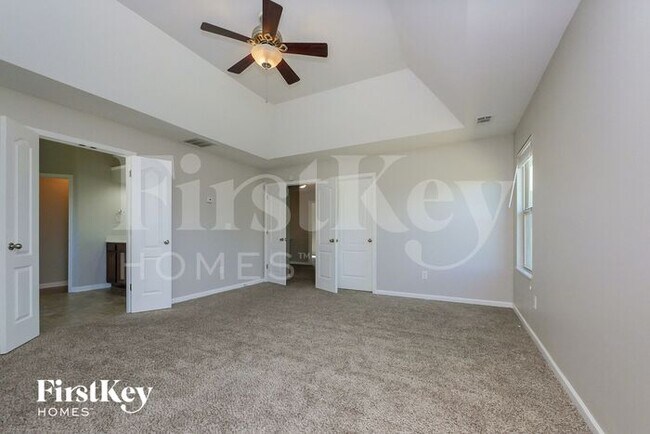 Building Photo - 4366 Rainer Dr