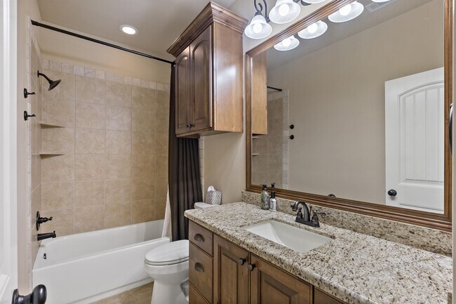 Building Photo - 2509 Kimbolton Dr